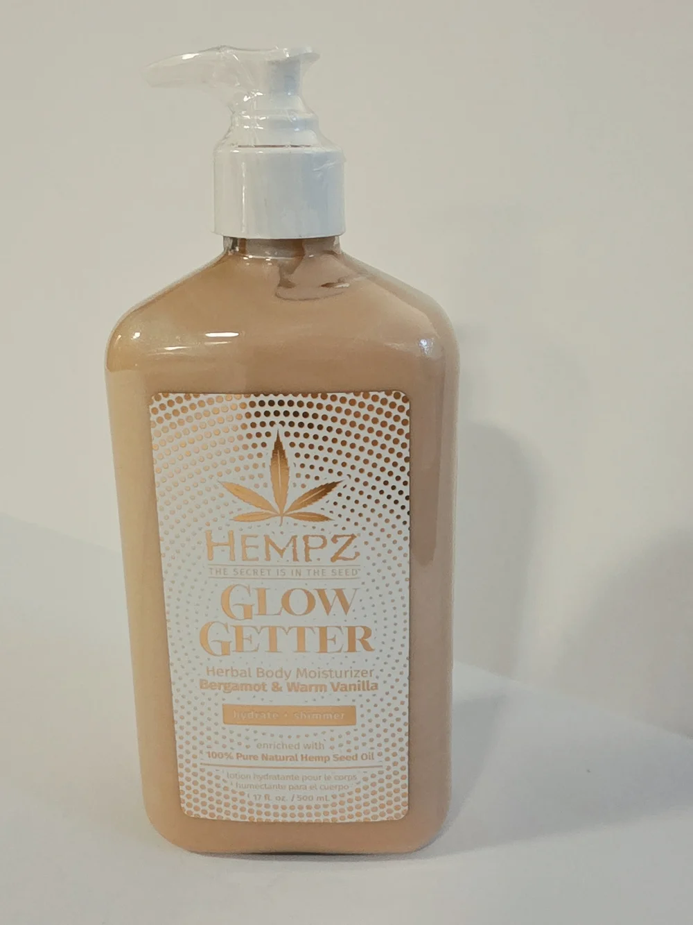 Hempz Glow Getter Herbal Body‎ Moisturizer 17 Oz Bergamot Warm Vanilla Shimmer